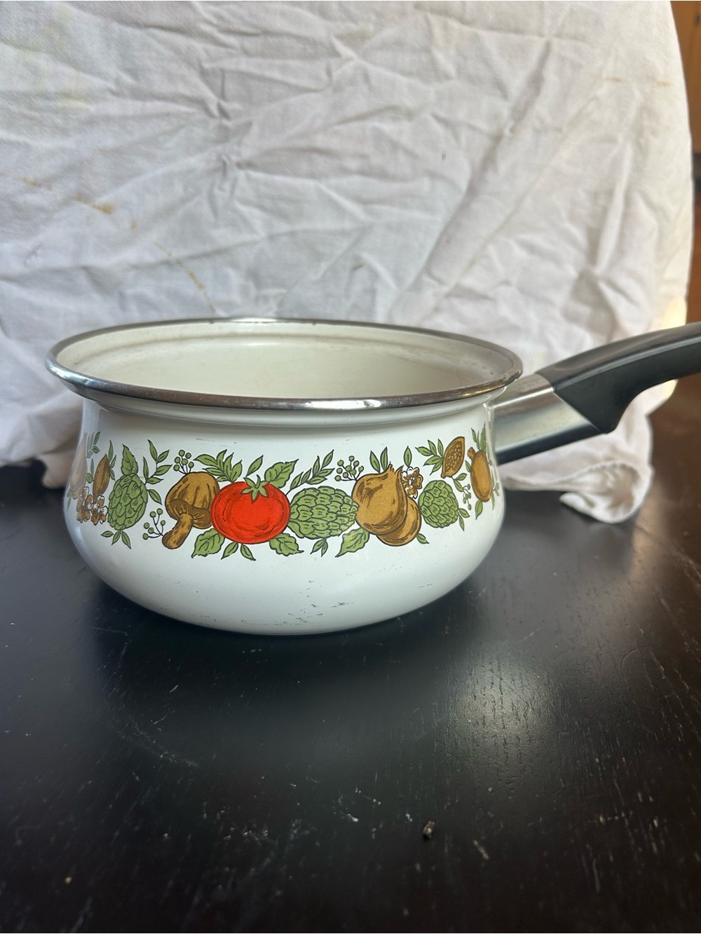 Levcoware White Enamel Saucepan with Red and Green Vegetable Motif